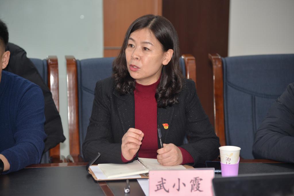 冠军白菜策略网cmp8论坛党委书记武小霞介绍冠军白菜策略网cmp8论坛情况